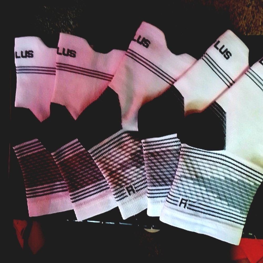 5 Single Sets of New Paplus Socks!!